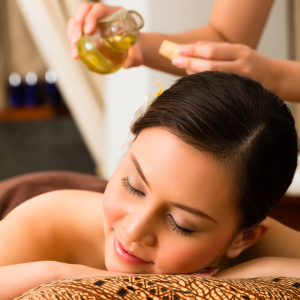 Sol to Soul Mobile Massage in Phoenix and Scottsdale performs massage at corporate event